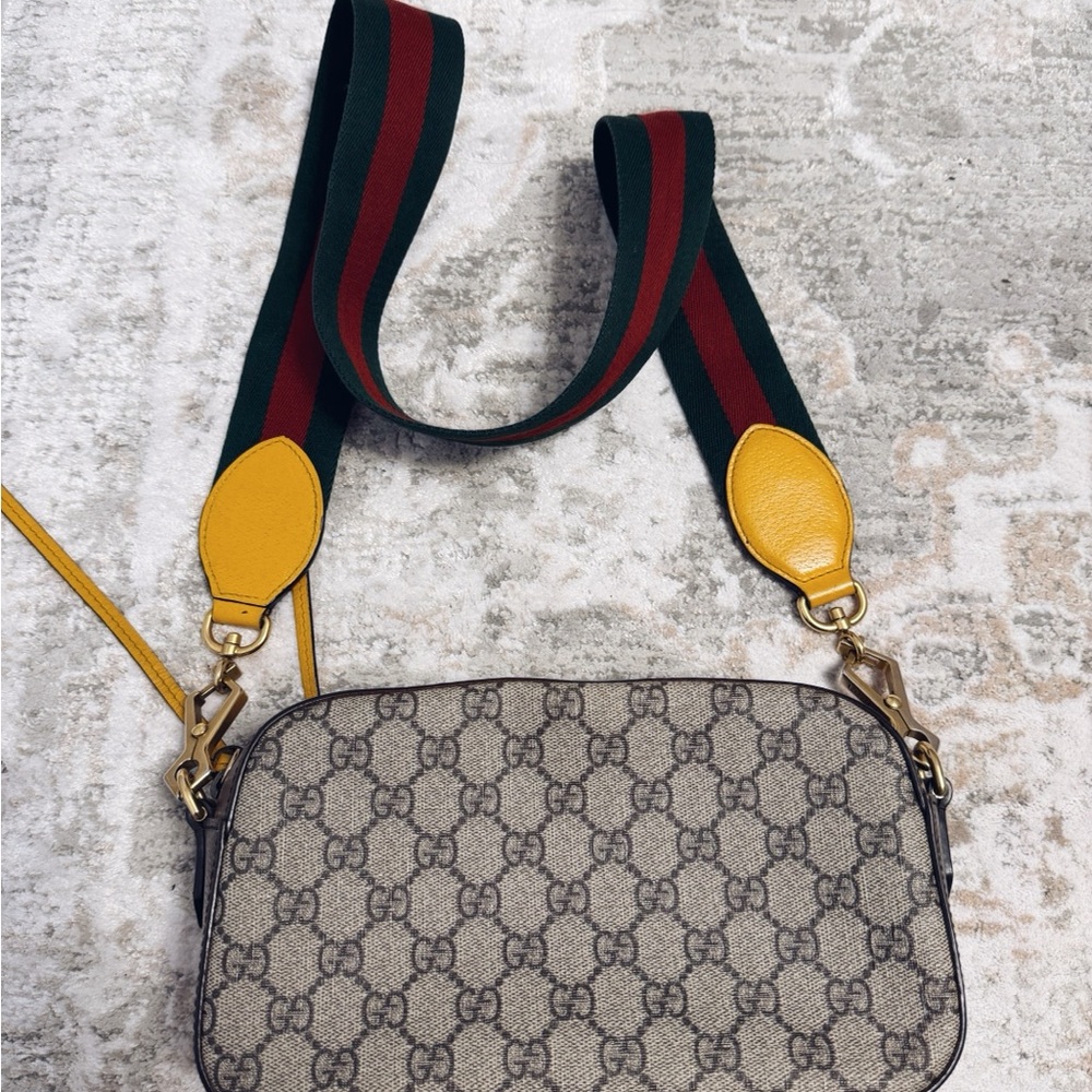 Gucci Neo Vintage GG Supreme Messenger Bag - Picture 4 of 10